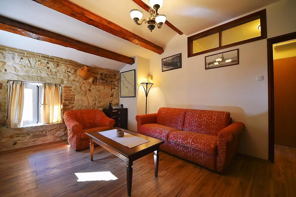 Antique Apartment Arsenale Rovinj