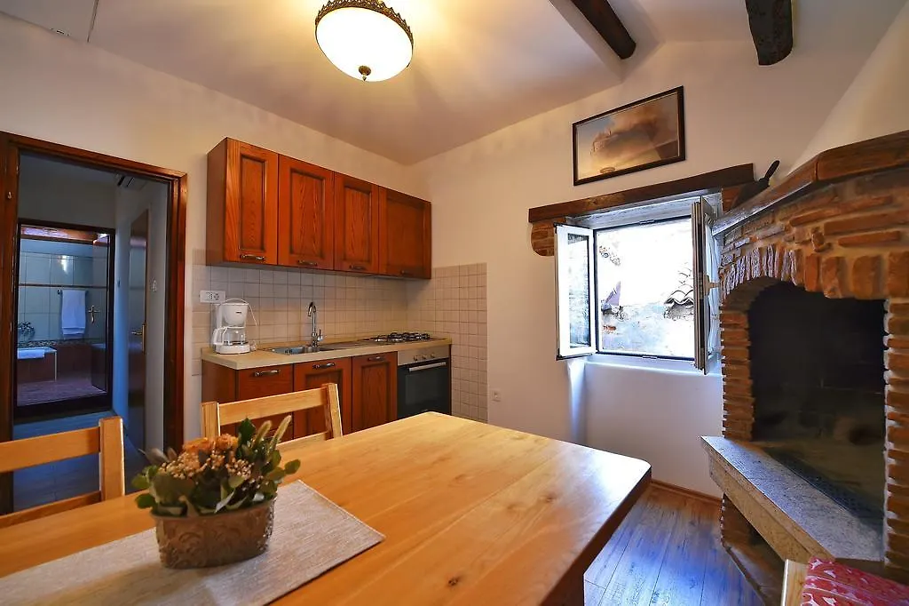 Antique Apartment Arsenale Rovinj 0*,