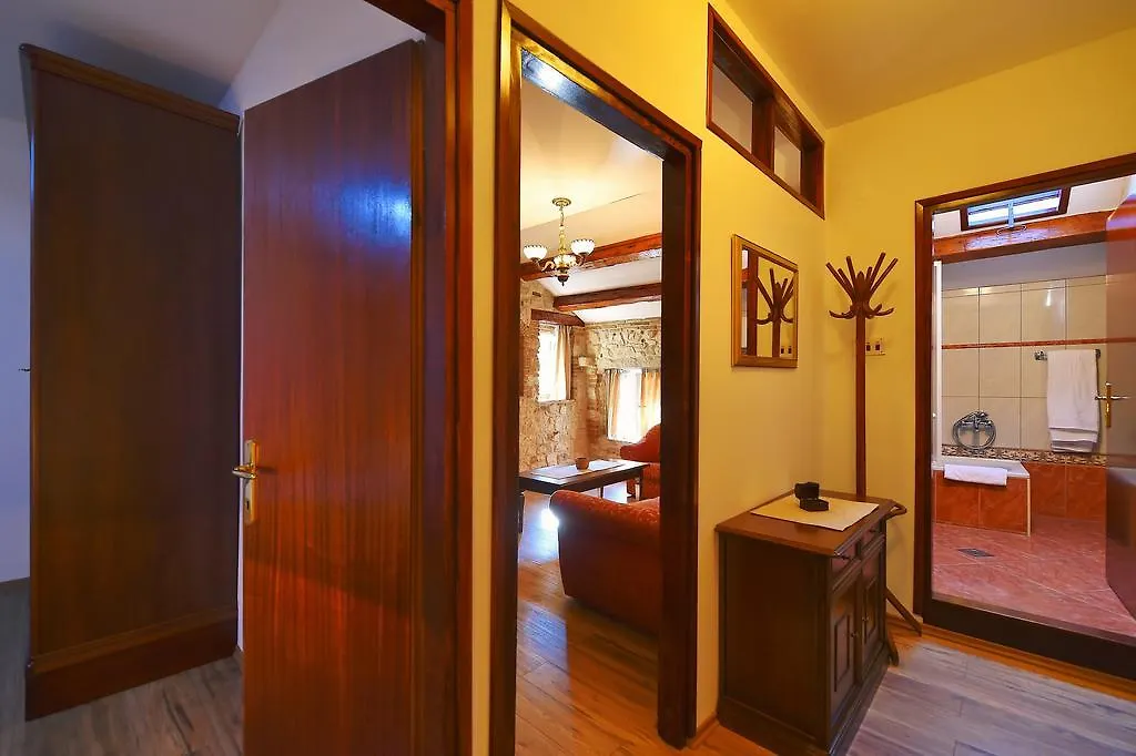Antique Apartment Arsenale Rovinj Croatia